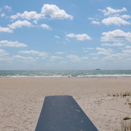 Cape Canaveral Escape With Grill Walk To Beach! Exterior photo