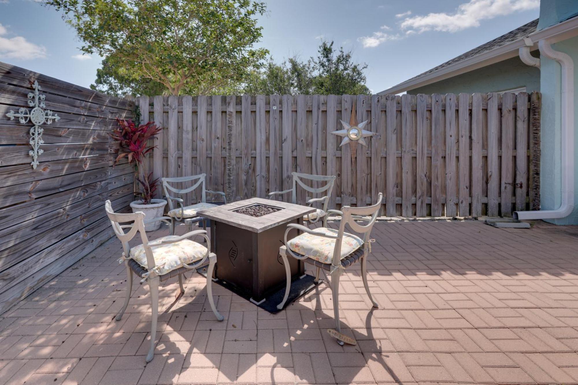 Cape Canaveral Escape With Grill Walk To Beach! Exterior photo